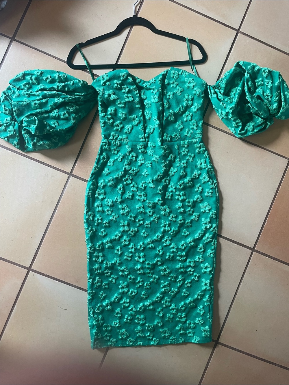 Green Textured Off-Shoulder Bodycon Dress